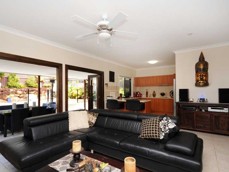 51 Lantau Crescent, Varsity Lakes QLD 4227