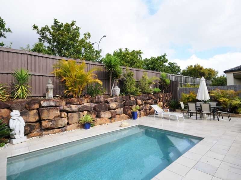 51 Lantau Crescent, Varsity Lakes QLD 4227