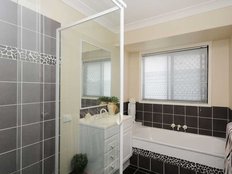 51 Lantau Crescent, Varsity Lakes QLD 4227