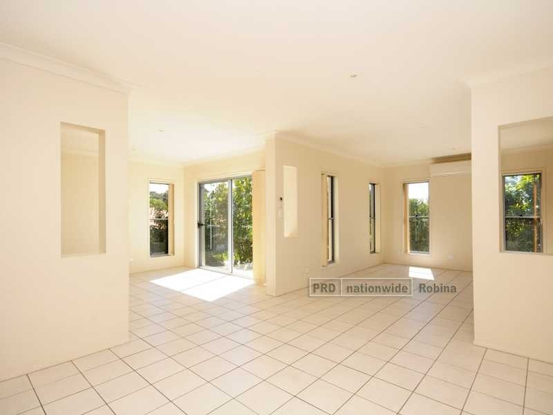 56 Merrilaine Crescent, Merrimac QLD 4226