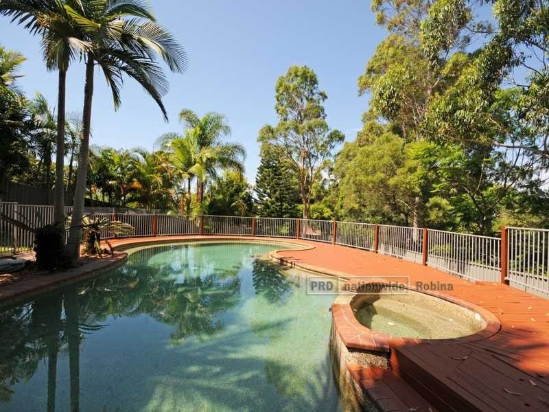24 Pymble Place, Robina QLD 4226
