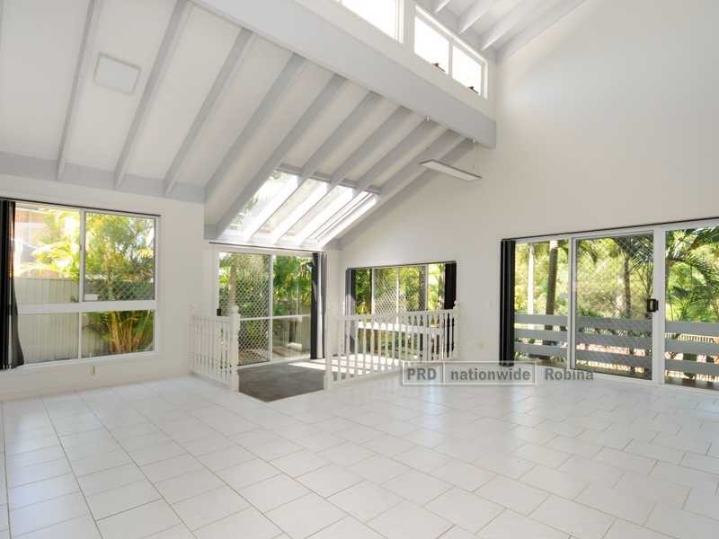 24 Pymble Place, Robina QLD 4226