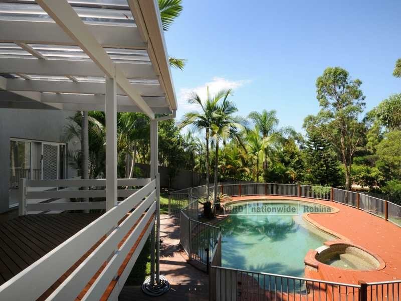 24 Pymble Place, Robina QLD 4226