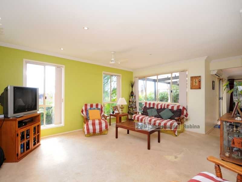 6 Wilton Close, Mudgeeraba QLD 4213