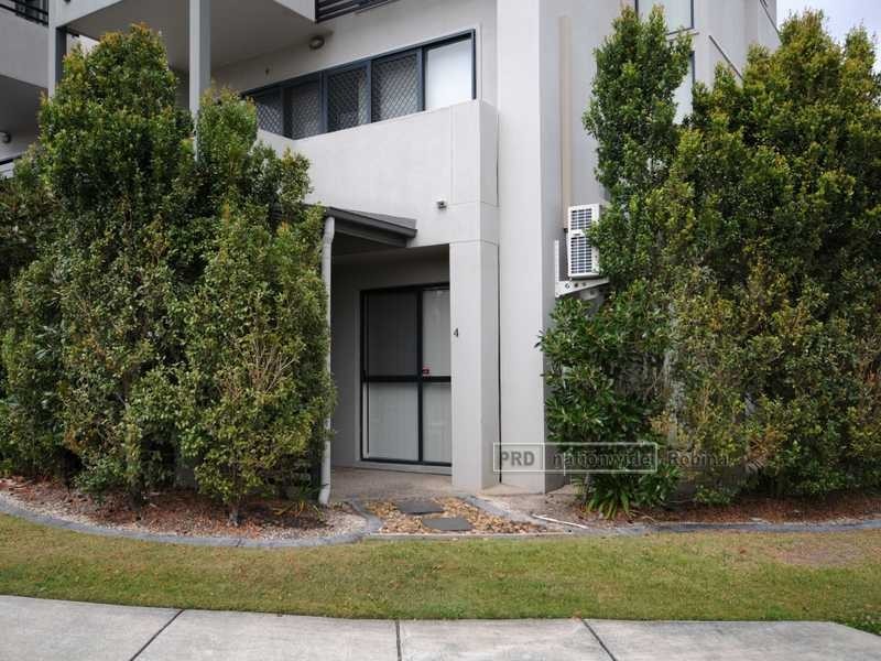 Unit 4/2 Palma Crescent, Varsity Lakes QLD 4227