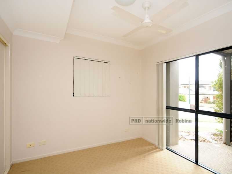 Unit 4/2 Palma Crescent, Varsity Lakes QLD 4227