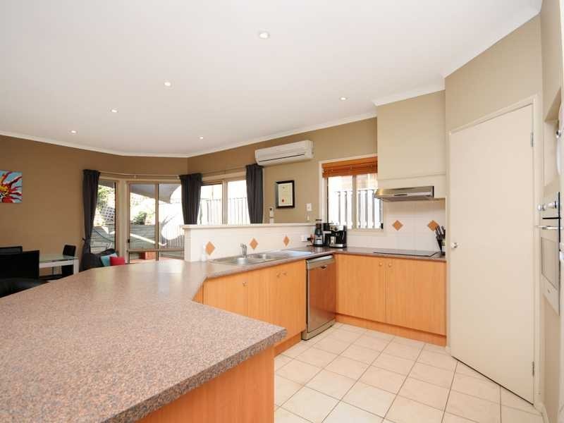 16 Marciana Crescent, Varsity Lakes QLD 4227