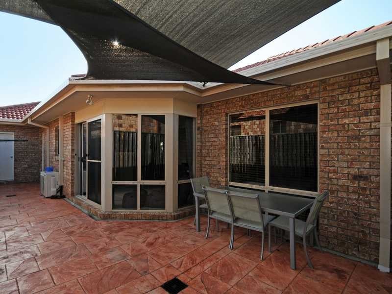 16 Marciana Crescent, Varsity Lakes QLD 4227