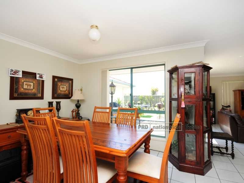 4 Leicester Terrace, Mudgeeraba QLD 4213