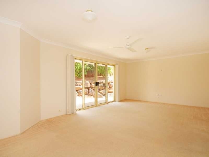12 Ilminster Crescent, Mudgeeraba QLD 4213