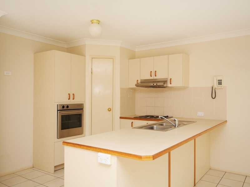 12 Ilminster Crescent, Mudgeeraba QLD 4213
