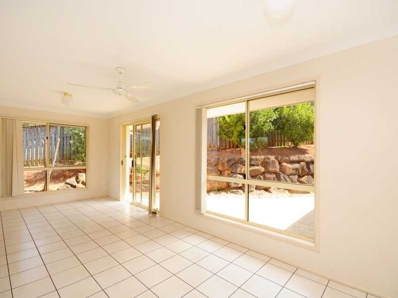 12 Ilminster Crescent, Mudgeeraba QLD 4213