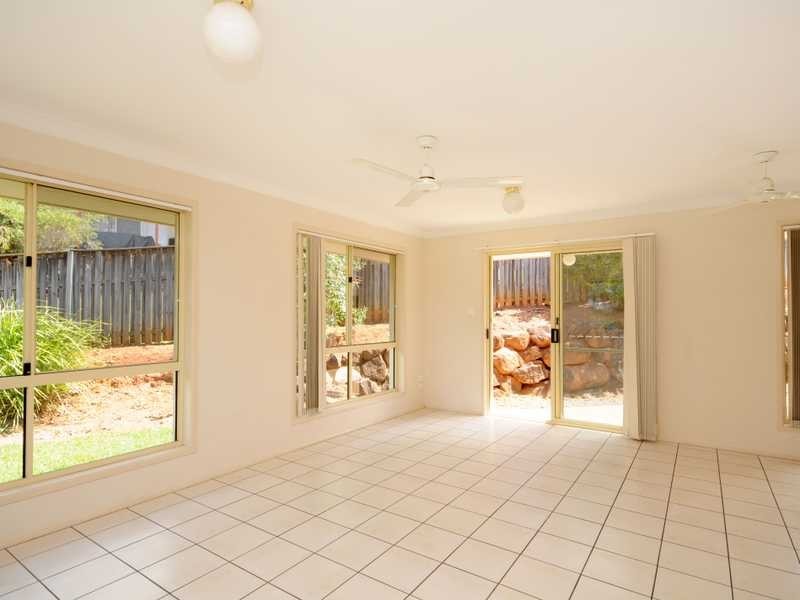 12 Ilminster Crescent, Mudgeeraba QLD 4213