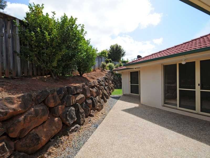 12 Ilminster Crescent, Mudgeeraba QLD 4213