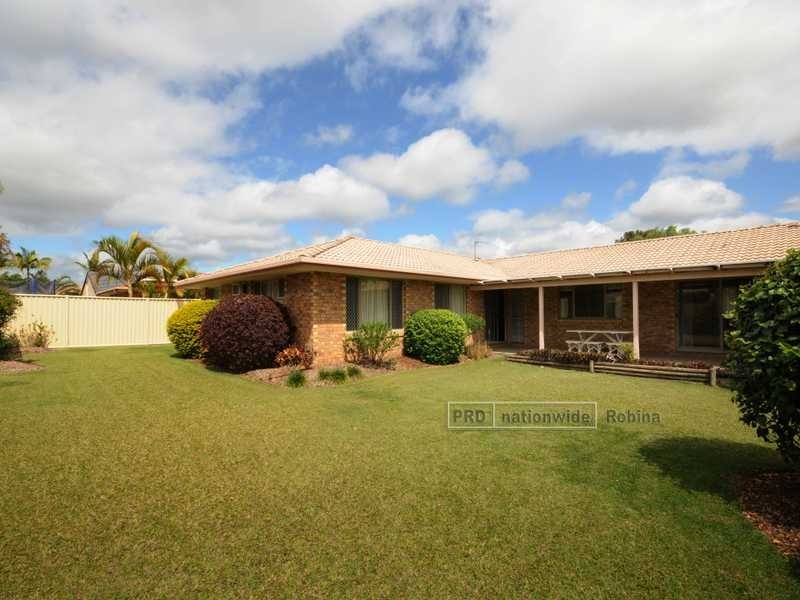 6 Ridgewood Court, Burleigh Waters QLD 4220