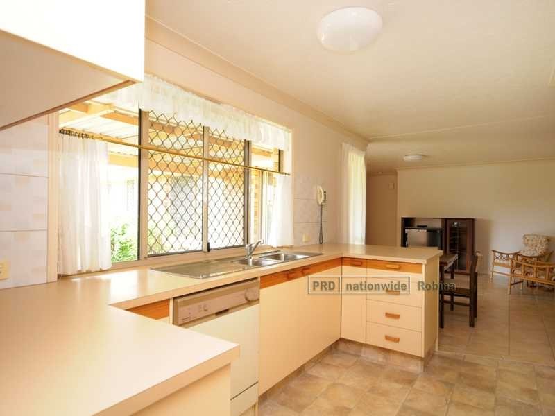 6 Ridgewood Court, Burleigh Waters QLD 4220