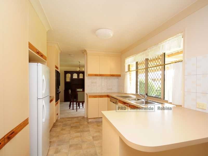 6 Ridgewood Court, Burleigh Waters QLD 4220