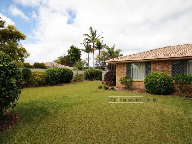 6 Ridgewood Court, Burleigh Waters QLD 4220
