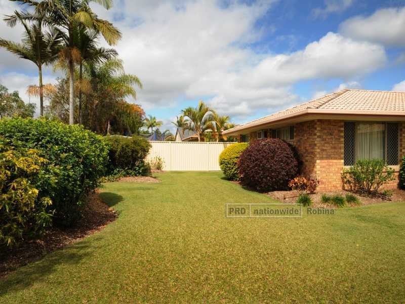 6 Ridgewood Court, Burleigh Waters QLD 4220