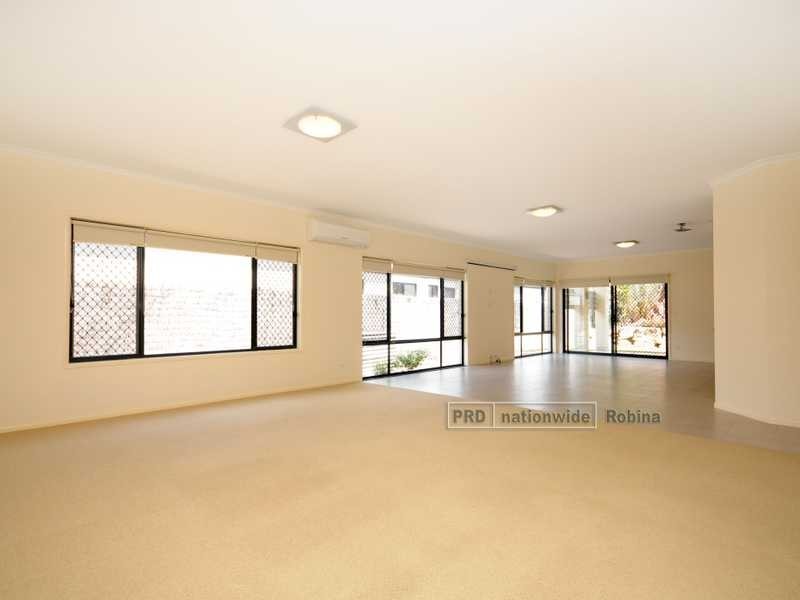 60 Merrilaine Crescent, Merrimac QLD 4226