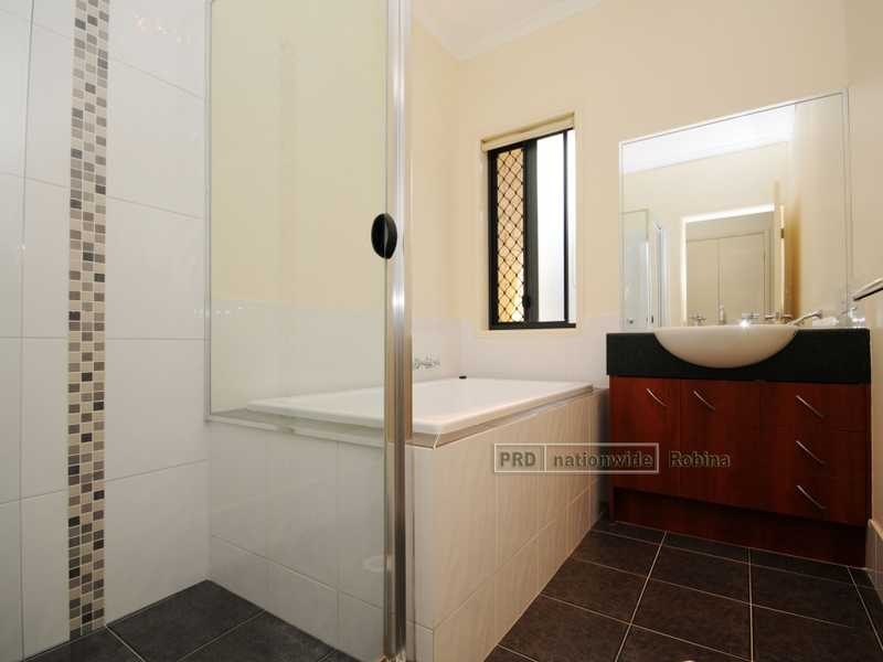 60 Merrilaine Crescent, Merrimac QLD 4226