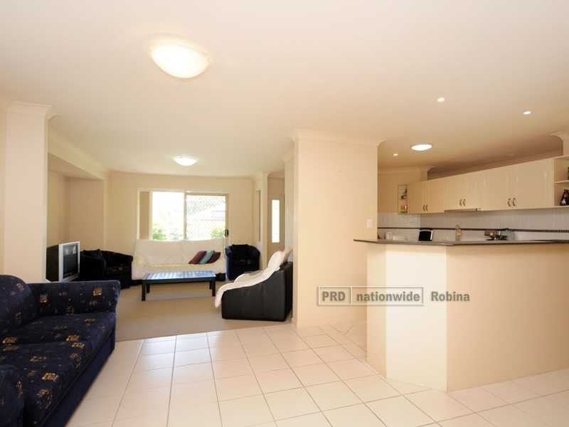 8 Ellis Drive, Mudgeeraba QLD 4213