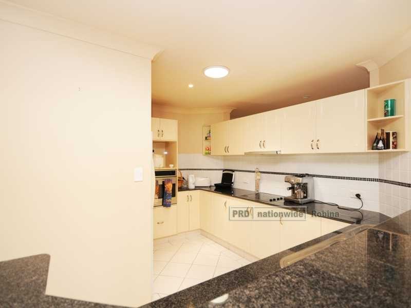 8 Ellis Drive, Mudgeeraba QLD 4213