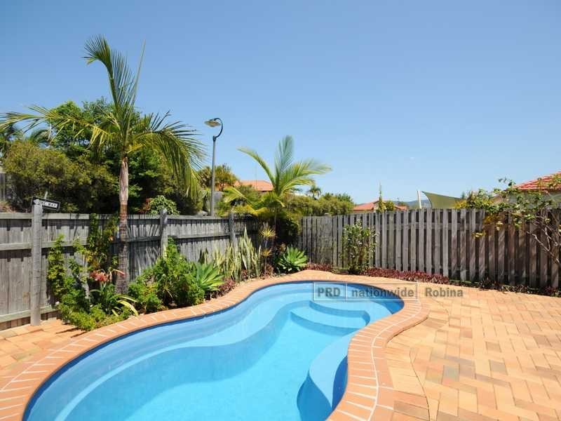 8 Ellis Drive, Mudgeeraba QLD 4213