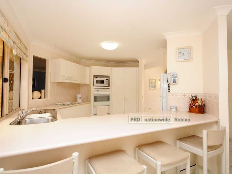 1 Highgate Lane, Robina QLD 4226