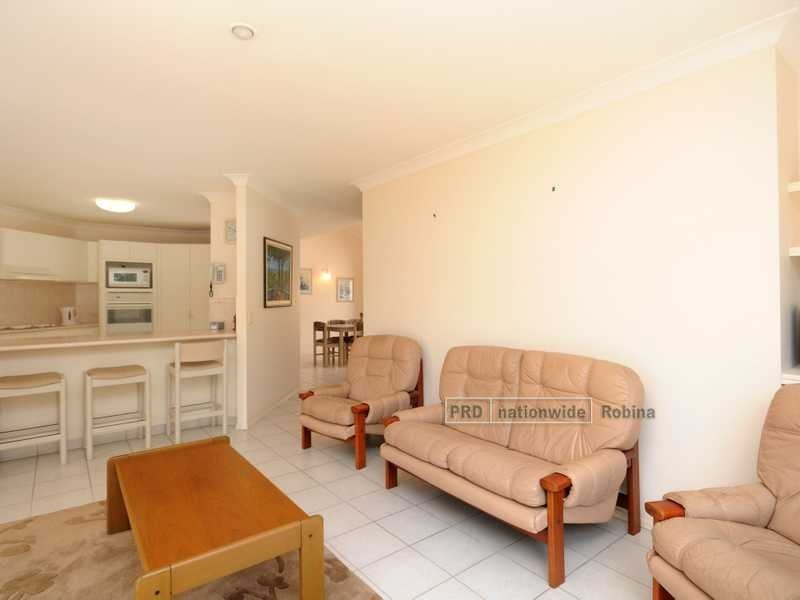 1 Highgate Lane, Robina QLD 4226