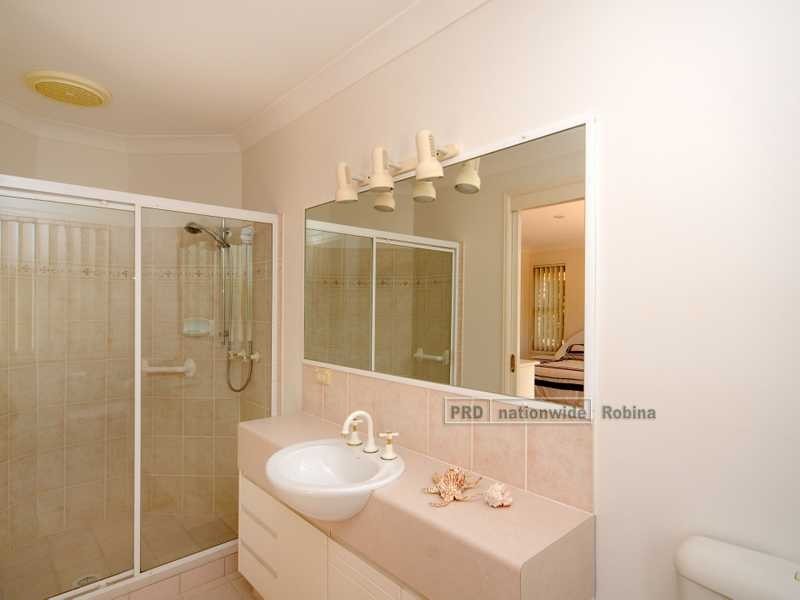 1 Highgate Lane, Robina QLD 4226