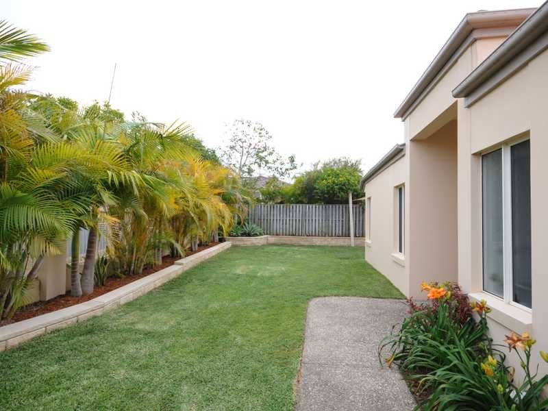 Unit 1/3 Camphor Wood Court, Robina QLD 4226