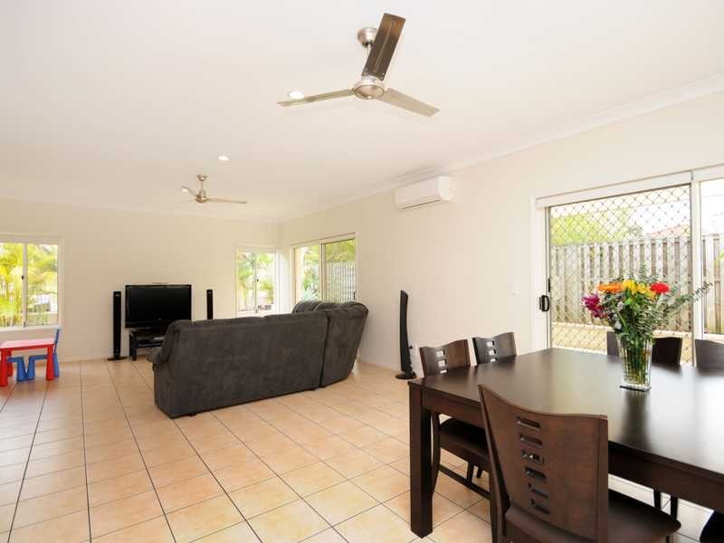 Unit 1/3 Camphor Wood Court, Robina QLD 4226
