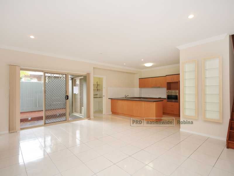 Unit 4/23 Robert Street, Mudgeeraba QLD 4213