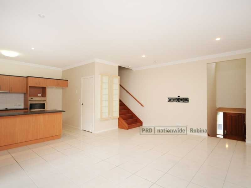 Unit 4/23 Robert Street, Mudgeeraba QLD 4213