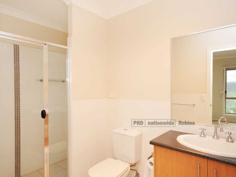 Unit 4/23 Robert Street, Mudgeeraba QLD 4213