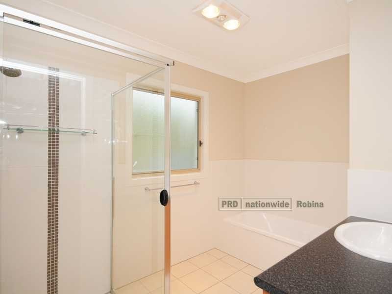 Unit 4/23 Robert Street, Mudgeeraba QLD 4213