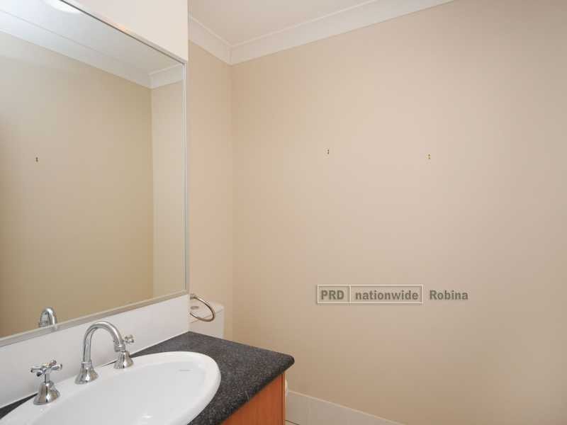 Unit 4/23 Robert Street, Mudgeeraba QLD 4213