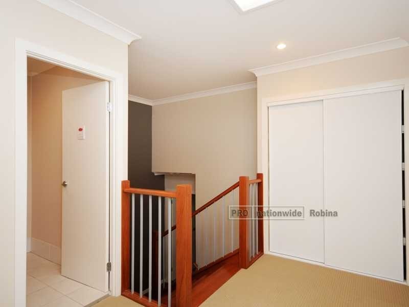 Unit 4/23 Robert Street, Mudgeeraba QLD 4213