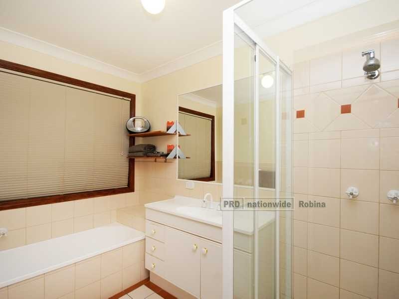 2/4 Ripoll Court, Reedy Creek QLD 4227