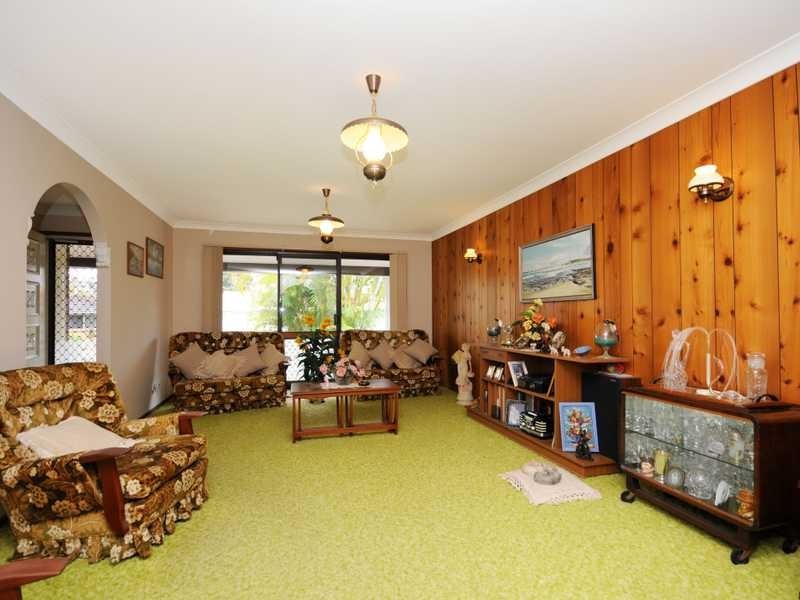 12 Constance Avenue, Mermaid Waters QLD 4218