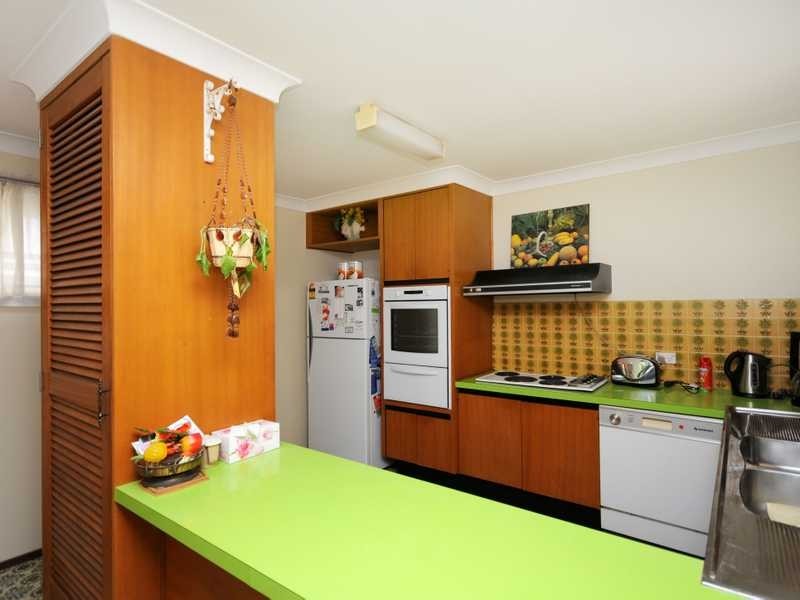 12 Constance Avenue, Mermaid Waters QLD 4218