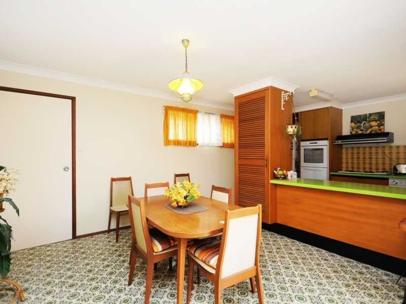 12 Constance Avenue, Mermaid Waters QLD 4218