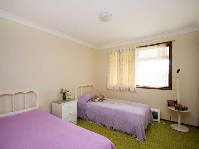 12 Constance Avenue, Mermaid Waters QLD 4218