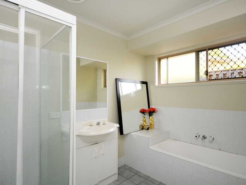 2 Parkside Circuit, Robina QLD 4226
