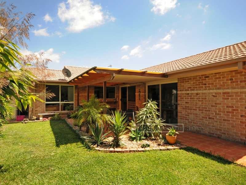 22 Swanton Drive, Mudgeeraba QLD 4213