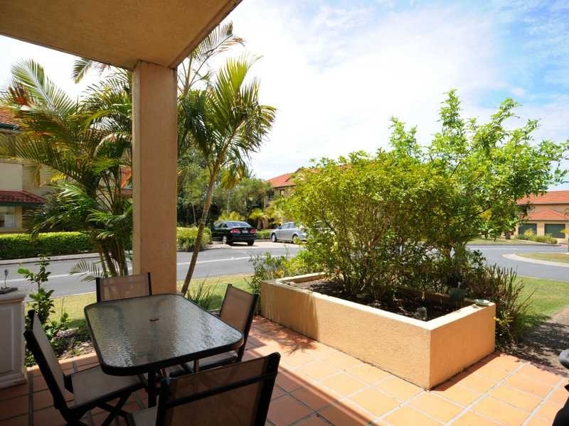Unit 37/152 Palm Meadows Drive, Carrara QLD 4211