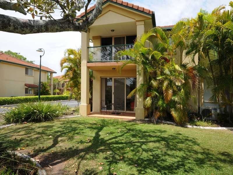 Unit 37/152 Palm Meadows Drive, Carrara QLD 4211