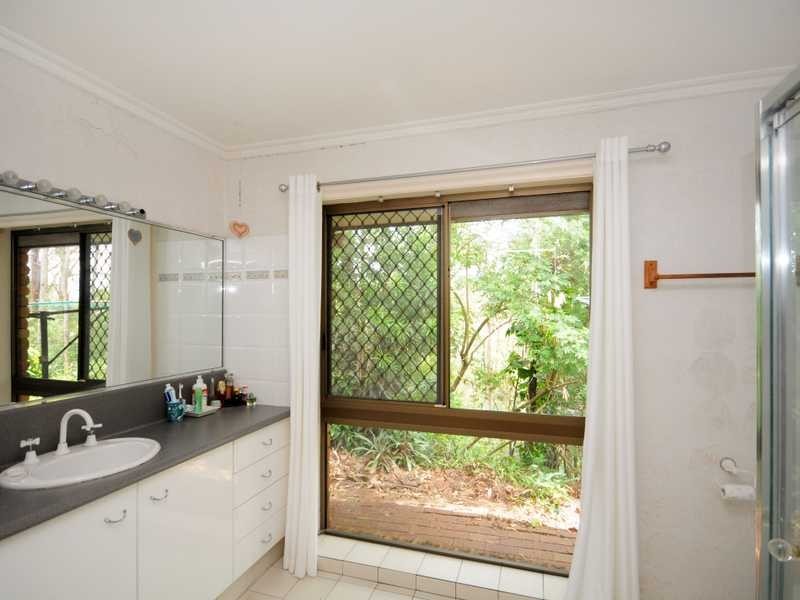 50 Thredbo Drive, Worongary QLD 4213