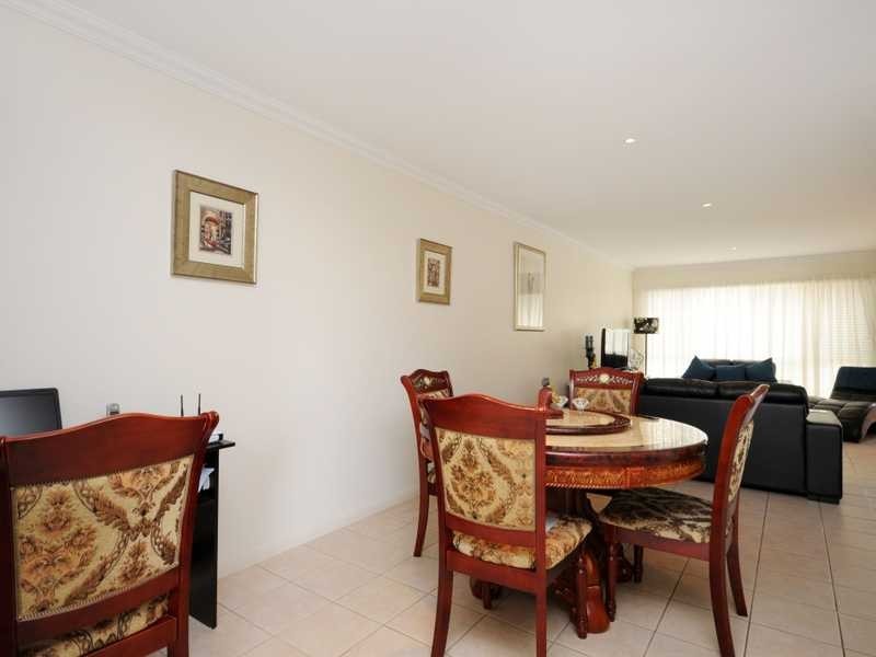 Unit 5/20 Fairway Drive, Clear Island Waters QLD 4226